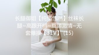  破处现场，大奶子小嫩逼露脸被大哥带到宾馆破处，交乳交大鸡巴，无套抽插爆草干得鸡巴上全是血浪荡呻吟