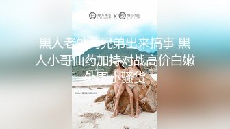 偷窥哺乳期嫂子 为了喂奶方便 穿着宽松胸罩 逗着宝宝 这晃悠晃悠的大奶子大乳头好诱惑