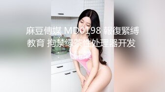 丰满熟女 桃子冰妈妈：让妈妈帮你踩出来吧，白色红底高跟 VS 油亮虾线丝袜，倒数321，发射！