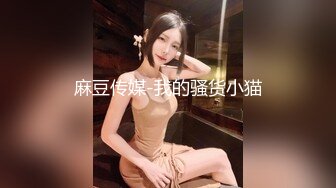 黑丝少妇带着眼罩尽情释放自己