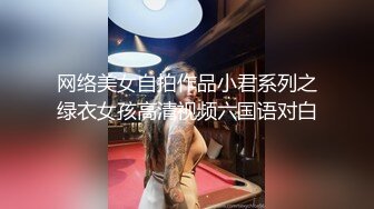 黑客破解家庭攝像頭偷窺偷拍洗完澡出來的美少婦和留著小鬍子像范偉老公在沙發啪啪