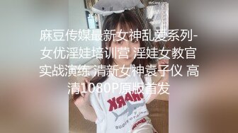 两个黑驴双管齐入3P【黑人吊毛小萝莉】各种姿势爆操小母狗，一个操穴一个爆菊，表情痛苦眼睛都睁不开了