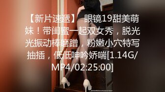 【新片速遞】 营养过剩的美少妇，哺乳期巨乳白皙大奶挤奶喷射而出，巨根道具自慰，性欲很强