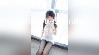 那个绿王八能够拒绝老婆被三个单男加一台炮机玩弄呢？三个单男内射的精液全被绿奴老公舔干净了！1