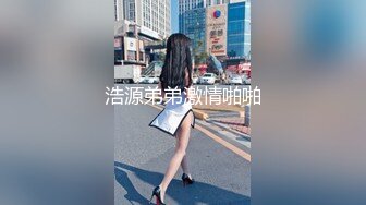 快餐厅女士坐便全景及坑内镜头双视角偸拍多位妹子方便连衣裙长发美女真好看外表温柔大方动作优雅拉的大便把镜头堵上了