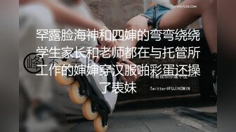 偷窥漂亮美眉浴后换衣服