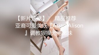 妈妈和儿子乱伦，温馨之家变成了淫窟，【恋母】，开水里下迷药，瘫软后脱光抱进卧室