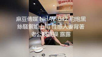 在我心爱的小马驹上展示 各种姿势